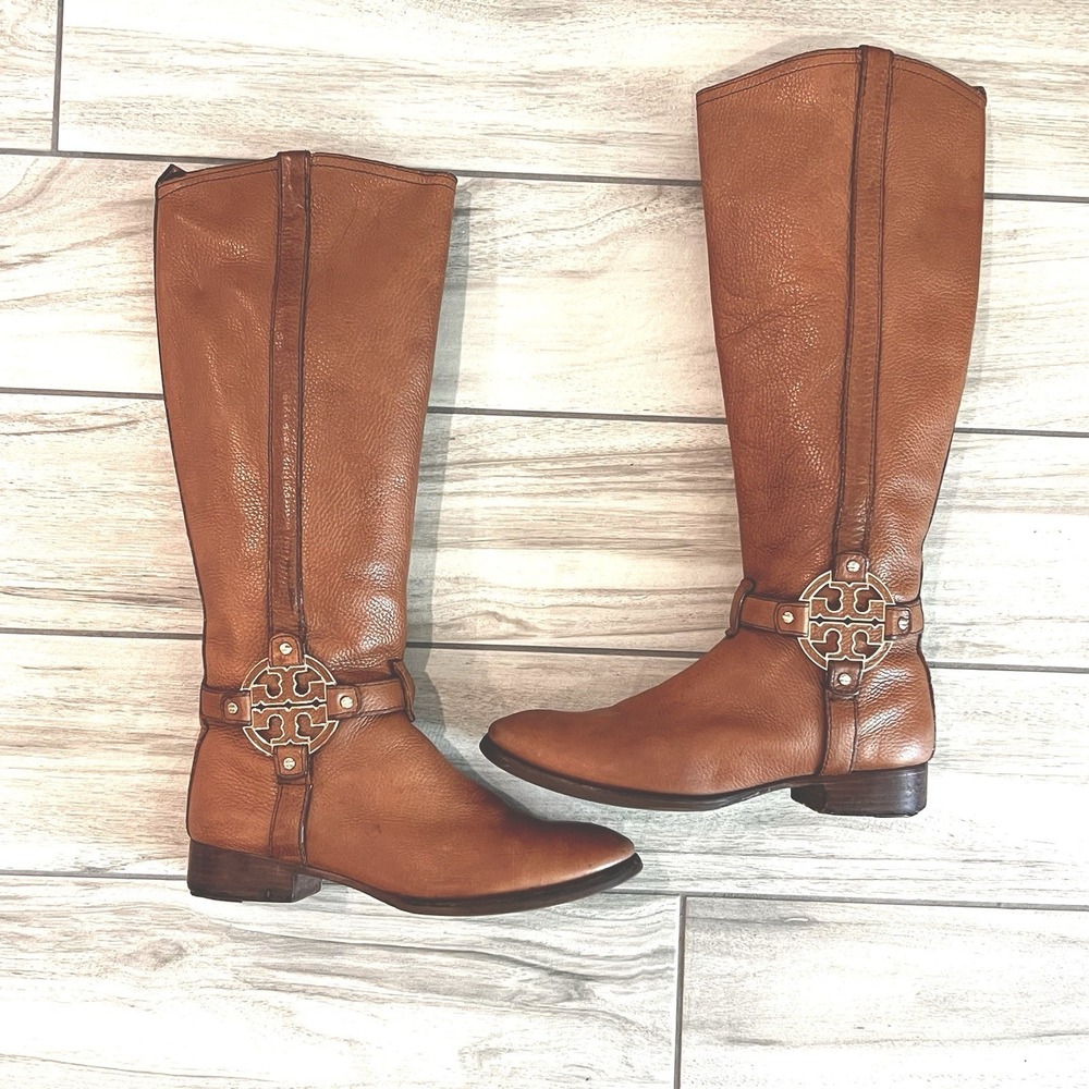 Tory Burch Amanda Riding Boot Women Tan Pebbled Leather Gold Logo Good Condition - Picture 2 of 11